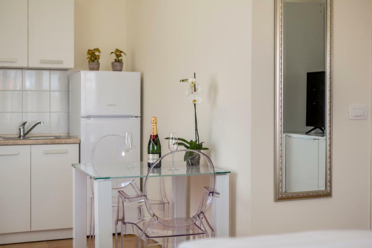 Mise Luxury Apartments Kastela Ngoại thất bức ảnh