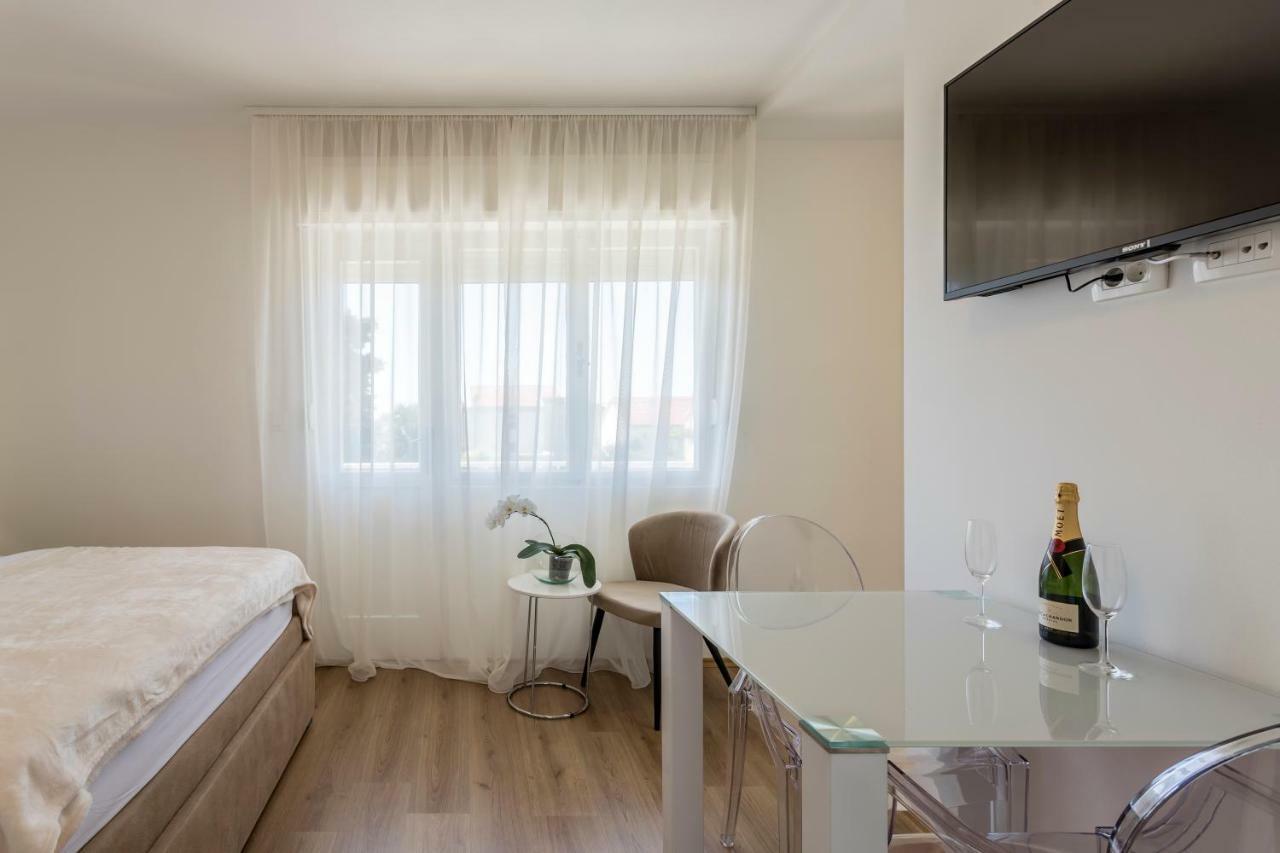 Mise Luxury Apartments Kastela Ngoại thất bức ảnh