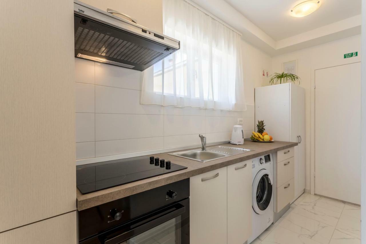 Mise Luxury Apartments Kastela Ngoại thất bức ảnh