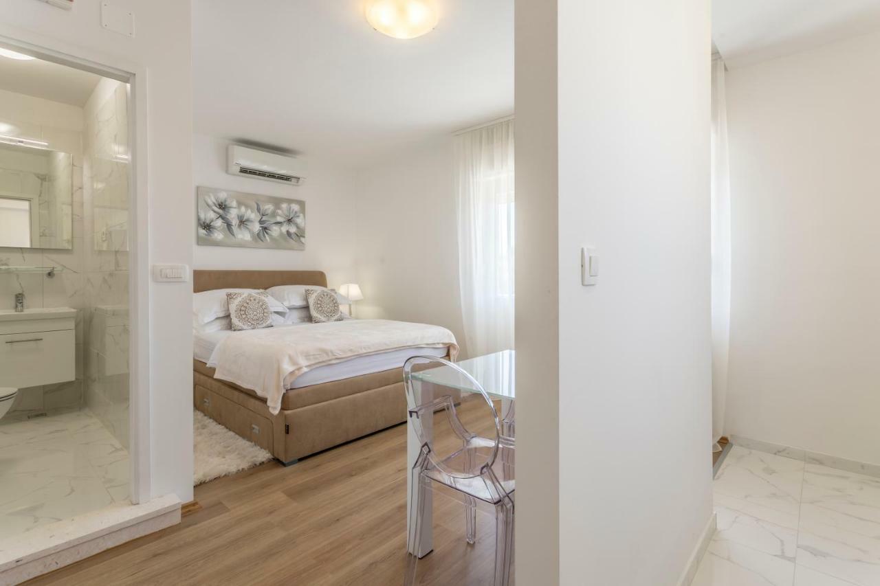 Mise Luxury Apartments Kastela Ngoại thất bức ảnh