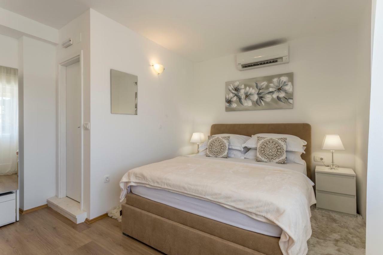 Mise Luxury Apartments Kastela Ngoại thất bức ảnh