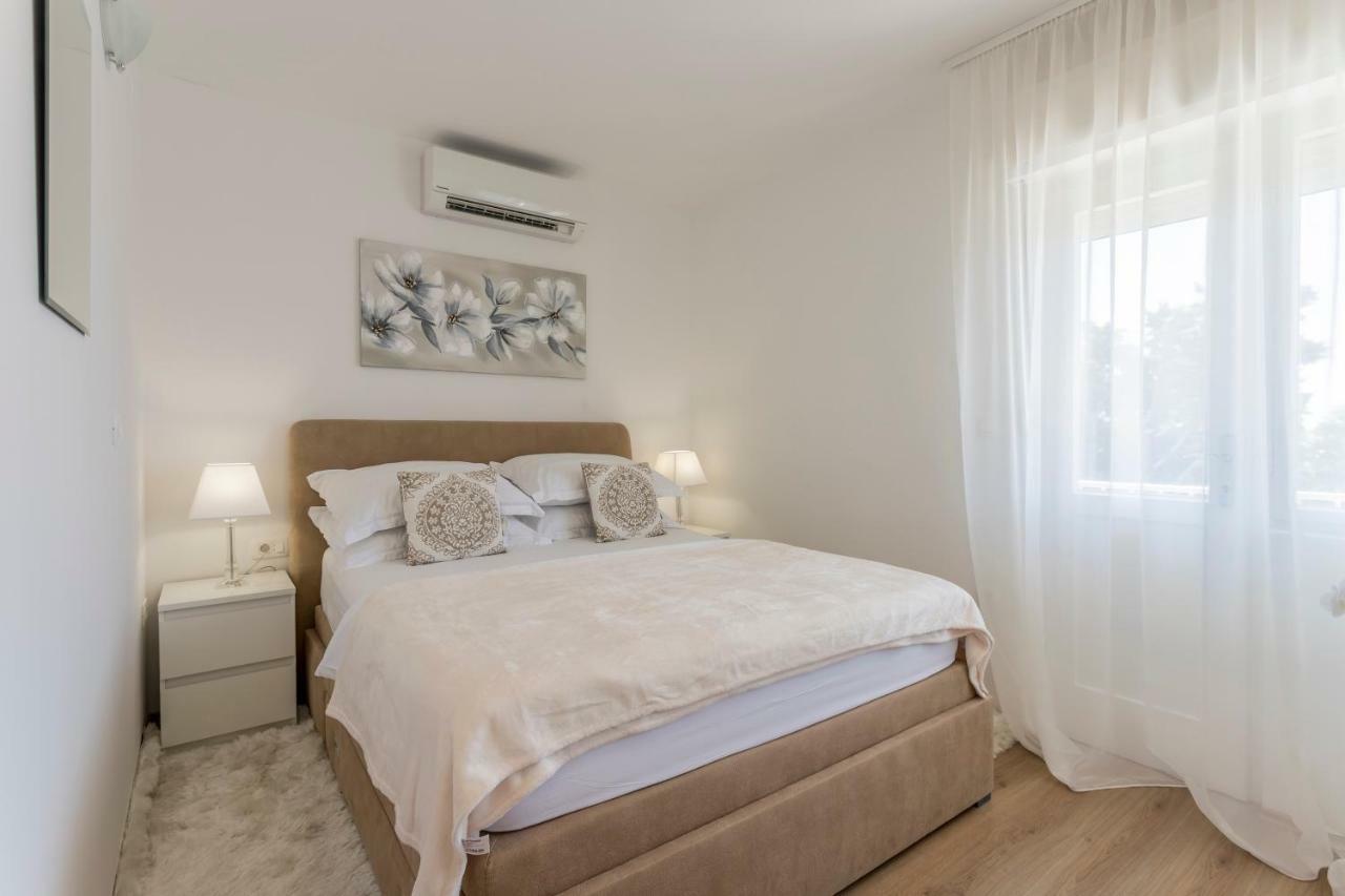 Mise Luxury Apartments Kastela Ngoại thất bức ảnh